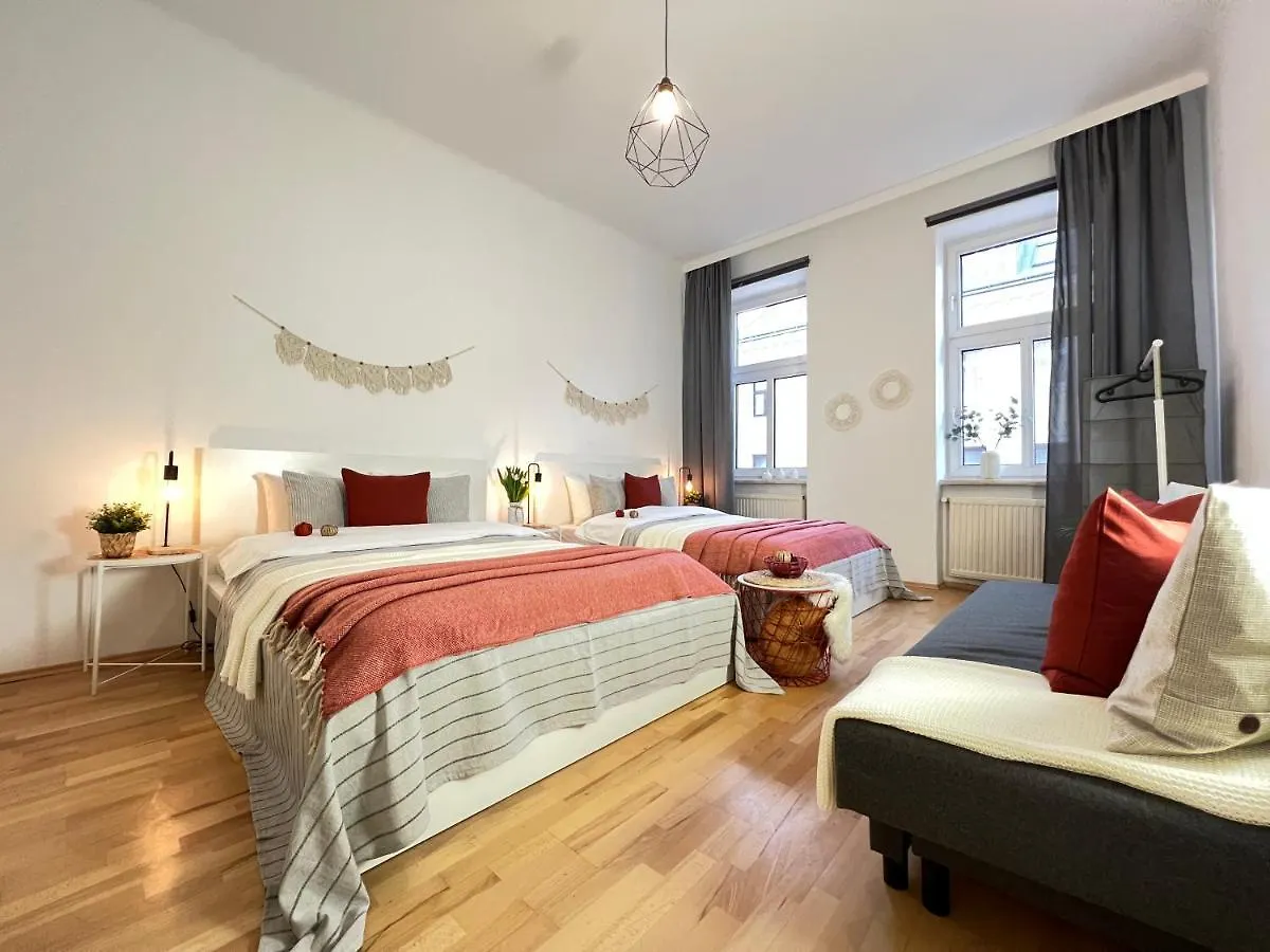 וינה Joyful Place Apartment