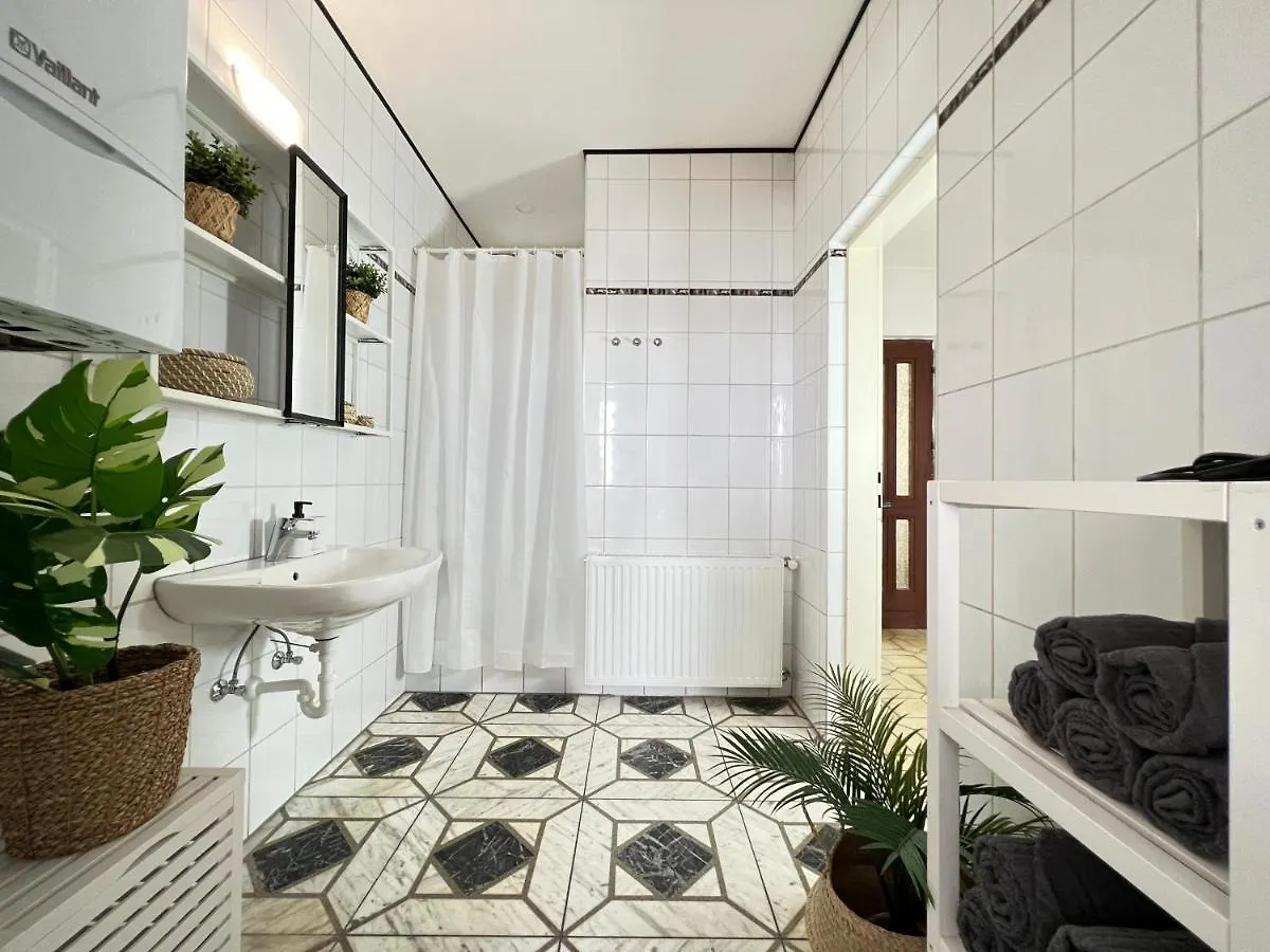 וינה Joyful Place Apartment